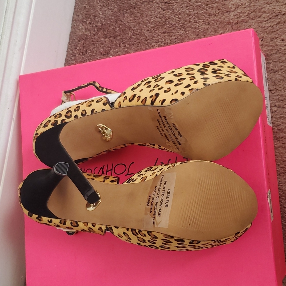 Betsy Johnson platform heels - Picture 7 of 9